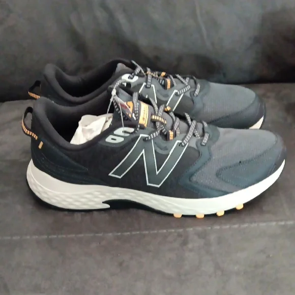 Men's New Balance Track Shoes, 14 X-Wide, Brand New In Box - Picture 2 of 7